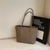 Bolso tote casual simple de gran capacidad para mujer, moda de invierno 2026, para ir al trabajo, de hombro o bolso de mano para mujer