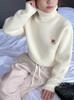 Malharia Feminina 2025 Inverno Macia e Cêrea Estilo Estrangeiro Camisa de Base Gola Alta Infantil Peça Única Veludo Forrado com Fleece Malharia Grossa Trbottomy