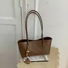 Bolso de Hombro para Mujer Estilo Coreano Chic Retro de Nicho, Nuevo Otoño, Ligero, de Lujo, Versátil, para el Trabajo y el Viaje