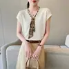 Blusa de Tencel estilo francés con cuello en V y mangas acampanadas, adornada con un pañuelo de seda, con un elegante diseño de manga, transpirable y agradable para la piel, una pieza elegante para primavera-verano