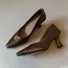 Zapatos de mujer super suaves de piel de oveja, estilo retro francés con camelia, sin cordones, de punta cuadrada y tacón de aguja, tacones altos sexys para chicas calientes