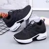Zapatos de Mujer Estilo Nuevo 2026 con Aumento Oculto de Altura, Zapatos Casuales Transpirables de Tejido Flyknit para Primavera y Verano, Zapatos Deportivos con Amortiguación de Aire, Zapatos Casuales Versátiles para Mujer