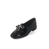 Zapatos de charol con lazo de strass para chica JK, mocasines de tacón bajo para otoño 2026, zapatos de mujer de punta redonda con corte profundo