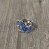 Anillo de brocado estilo étnico vintage con flor de esmalte cloisonné, anillo abierto para mujer, artesanía de epoxi, diseño de nicho abierto, joyería para manos
