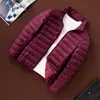 Nueva Chaqueta Ligera de Algodón con Relleno de Pluma 2023 para Hombre Cuello Vertical Corte Ajustado Delgada Chaqueta Ligera de Pluma talla grande Juvenil con Capucha para Hombre