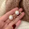 Aretes de Perla para Mujer Colgantes de Alta Gama 2025 Nuevos Explosivos Diseño de Nicho Joyería para Orejas de Lujo Ligero Pendientes de Alta Gama