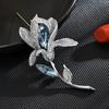 Broche de tulipán de alta gama 2023, nueva moda, ramillete de temperamento femenino, alfiler de cristal de otoño e invierno para ancianos y madres