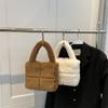 Bolsos Mao Mao transfronterizos al por mayor 2022 invierno nueva moda bolsos de felpa bolsos de mano diseño de nicho bolsos de mano