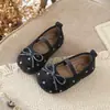 Sapatos de Ponto Femininos Estilo Coreano Retrô Sapatos Únicos Outono Novidades Sapatos de Princesa para Crianças Sapatos Femininos com Laço Solado Macio Sapatos de Couro para Bebê