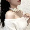 Gola Choker de Flor de Lã Branca de Pelúcia para Outono e Inverno, Colar com Tira para o Pescoço com Atmosfera Pura de Luxo para Mulheres