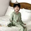 Pijama Masculino Outono e Inverno 2025 Novo Roupa de Casa Infantil Meninos Meninas Flanela Forrado com Lã Coral Veludo Espessado Conjunto