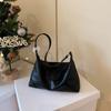 Bolso plisado de moda para mujer, bolso de hombro de alta gama, estilo coreano, informal, estilo dumplings, para invierno 2025