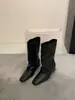 Nuevas Botas Cuadradas Plisadas Retro de Rodilla para Mujer Otoño/Invierno 2026, Botas de Pierna Ancha con Tacón Oculto, Botas de Media Pantorrilla, Botas Planas de Jinete