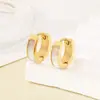 Moda Minimalista Estilo Coreano y Japonés Pendientes Planos de Acero de Titanio con Superficie Lisa e Incrustación de Concha para Mujer Pendientes Elegantes de Acero Inoxidable de Moda Venta al por Mayor