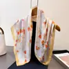 Lenço Quadrado Pequeno de 70cm Lenço de Seda Seda Elegante Estampado com Flores Lenço de Proteção para o Pescoço Lenço Profissional Versátil Lenço