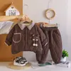 Conjunto de Forro Polar para Bebé Niño 2026 Nuevo Modelo Invierno Niños Pequeños Grueso Cálido Algodón Abrigo Conjunto de Dos Piezas Moderno Venta al por Mayor