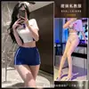 Lingerie sexy, desejo puro, instrutor particular sexy, uniforme de líder de torcida com decote revelador, traje esportivo sedutor estilo faculdade, garota doce e picante