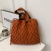 Bolso de otoño e invierno, nuevo bolso plegable de nube, informal, personalizado, ligero, de gran capacidad, bolso de mano, bolso cruzado rómbico para viajes diarios.