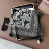 Nuevo Pañuelo Cuadrado Hecho a Mano con Borlas y Estampado Paisley, Pañuelo Artístico Vintage con Flecos, Accesorio Decorativo para Mujer, Pañuelo de Seda con un Ambiente Único
