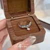 Anillo de Diamantes Brillantes Estilo Transfronterizo, Lujo Ligero, Sensación de Alta Gama, Diseño Versátil, Exquisito Diseño de Flor y Corazón, Apilable, Anillo Personalizado para Mujer
