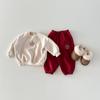 Conjunto de Roupas Infantil Inverno 2026 Novo Estilo Coreano Cor Vermelha Tendência Lã Macia para Meninos e Meninas, Incluindo Moletom e Calça de Moletom