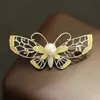 Broche de Polilla Bicolor Elegante de Nicho Chapado en Oro Exquisito Pin de Insecto de Perla Incrustada en Piedras Accesorios Unisex