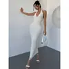 Foto Real de um Novo Estilo de Verão para Mulheres no Comércio Exterior: Vestido Longo Ajustado com Textura, Decote em V Romântico e Elegante