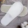 Pantuflas Gruesas Personalizadas al por Mayor para Hoteles de Lujo, Casas de Huéspedes, Salones de Belleza, Hospitalidad Doméstica Desechable, Engrosadas para Uso en Hotel