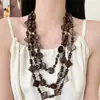 Collar de Múltiples Capas con Botones de Dopamina Estilo Étnico Cadena Larga para Suéter con Colgante de Coco y Madera Estilo Literario Retro para Mujer