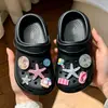 Zapatos perforados para niñas, calzado de exterior, nuevas sandalias de verano 2026 para niños, a la moda, sensación de "pisar caca", para niñas, antideslizantes, sandalias de playa