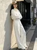 Conjunto deportivo casual de otoño para mujer, elegante y simple con un toque de alta gama, impresionante conjunto de dos piezas con sudadera blanca y pantalones de pierna ancha