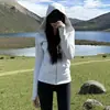 Chamarra sudadera morada ajustada para mujer, con hombros rectos y cintura ceñida, nuevo modelo 2026, ropa casual con capucha para yoga para primavera y otoño