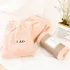 Traje de Pijama Arcoíris Invierno Engrosado Dibujos Animados Durazno Pijamas Ropa de Casa para Mujer Coral Fleece Moderno Holgado