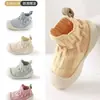 Calcetines de piso para bebé nuevos, color liso, suela suave, transpirables, a prueba de frío, antideslizantes, adecuados para niños y niñas, zapatos para antes de caminar, zapatos para caminar de bebé