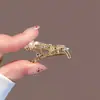 Accesorios para el Cabello de Navidad y Año Nuevo, Pinzas de Garra de Perlas de Arroz para Mujer, Pinzas de Pato Mariposa, Estilo Ins, Sencillas y de Moda, Al por Mayor por 3.8 Yuan