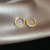 Brincos Geométricos Estilo Metal Retro Europeu e Americano, Simples e Modernos, Versáteis para o Dia a Dia, Brincos de Luxo Leve e de Alta Qualidade