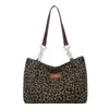 Bolsa Versátil Casual de Grande Capacidade para Mulheres Nova Bolsa de Ombro Feminina com Estampa de Leopardo Bolsa Tote Retro de Camurça para Mulheres