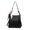 Bolso de hombro transfronterizo nuevo, bolso sencillo de gran capacidad para el día a día, bolso tote de moda con pañuelo de seda para mujer, bolsos para mujer personalizados al por mayor