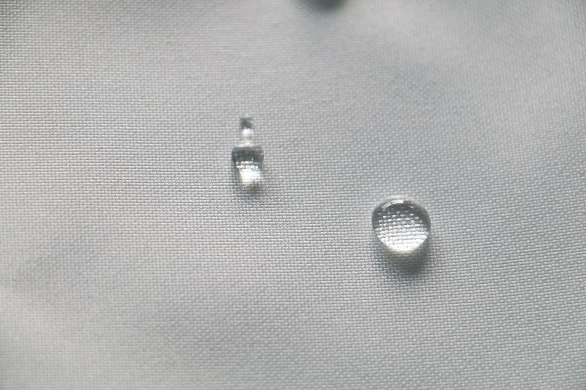 白色平纹布100克（白色PP圈）-防水效果