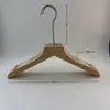 Cabides de Madeira Maciça Natural Sem Pintura para Lojas de Roupas Femininas, Antiderrapantes e que Não Marcam, Adequados para Lojas de Roupas, Podem Ser Impressos com Logo, Atacado