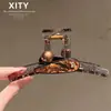 Pinza de garra grande estilo vintage de alta gama con estampado de leopardo, moderna para cabello grueso en la parte posterior de la cabeza, pinza para recogido completo, accesorio para el cabello tipo pinza de tiburón