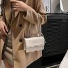 Bolsa popular para mulheres 2023 primavera nova moda simples cadeia saco de ombro casual commuter messenger saco pequeno quadrado