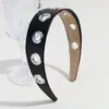 Moda Europea y Americana Elegante Diadema de Cuero de Ala Ancha Estilo Punk Moda de Corte Metálico Accesorios Versátiles para el Cabello para Mujeres al Salir