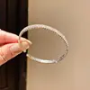 Pulseira Aberta de Três Camadas com Flor de Laço de Zircônia Colorida Borboleta Joia de Moda de Alto Padrão de Nicho para Mulheres