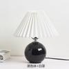 Net Red Light Nordic ins Style Girl Warm Nightlight High-end cerâmica plissada quarto lâmpada de cabeceira Candeeiro de mesa
