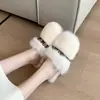 Chinelos de algodão da moda para emagrecer com salto alto, salto grosso, bico fechado, forro de pelúcia, adequados para uso externo, estilo feminino, outono e inverno de 2026, bege