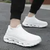 Nuevos zapatos casuales sin cordones con malla transpirable y una suela perforada, ligera y antideslizante, perfectos para el uso diario y el deporte.