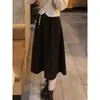 Conjunto de saia e blazer estilo Chanel 2026 novo modelo, jovial e rejuvenescedor, conjunto de duas peças de moda de dorama coreano para mulheres, primavera e outono, com botões, verão
