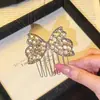 Nuevo peine invertido en forma de lazo, un accesorio para el cabello elegante y moderno para mujeres, perfecto para arreglar los cabellos sueltos y añadir un toque de elegancia y sofisticación