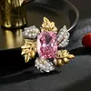 Nova Broche Exquisito Flor Redemoinho de Nicho, Doce e Fashion, Design Simples para Mulheres, Previne Exposição no Decote, Versátil